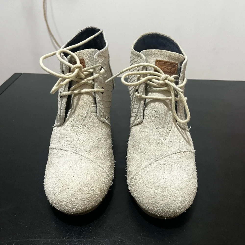 Toms Grey Suede Lace-Up Ankle Booties Women’s 7